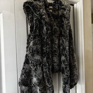 Dylan Classic Faux Fur Hooded Vest in Gray Size Large New